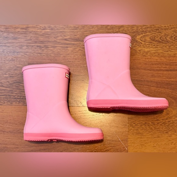 Hunter | Kids’ First Classic Rainboot | Pink | Fleece Boot Liner | Off White - Picture 3 of 8